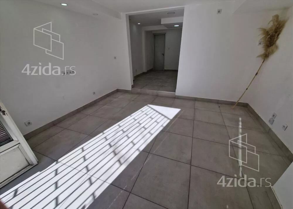 Lokal | 4zida