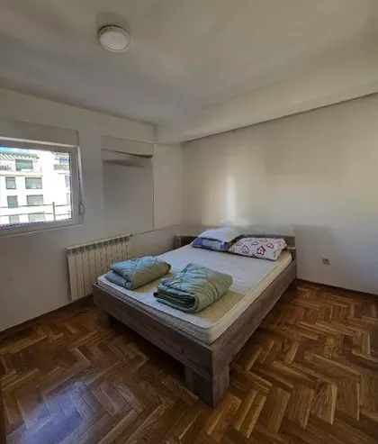 Crveni Krst Vračar | 4zida.rs