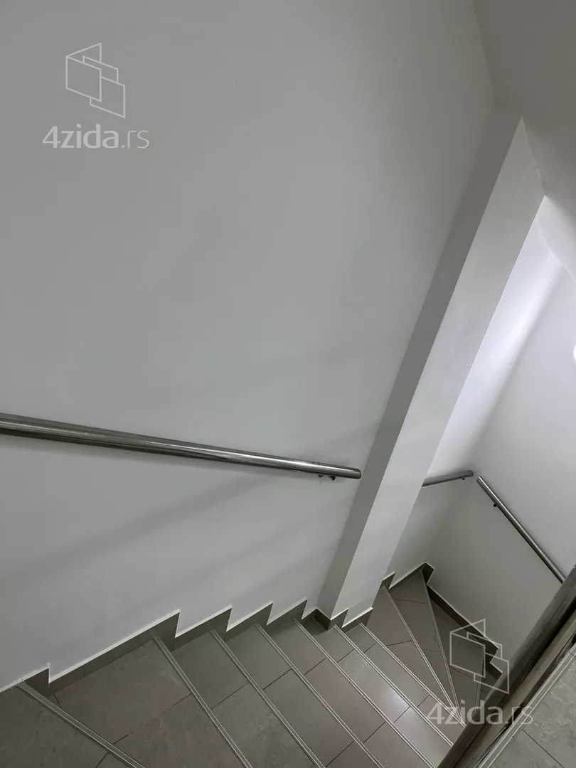 Lokal | 4zida