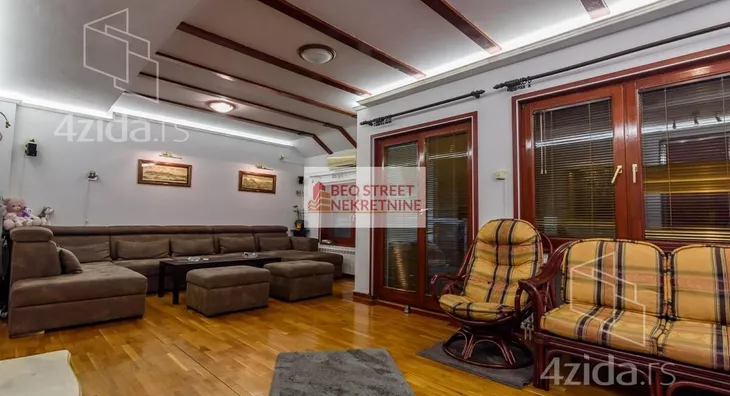 Četvoroiposoban stan | 4zida