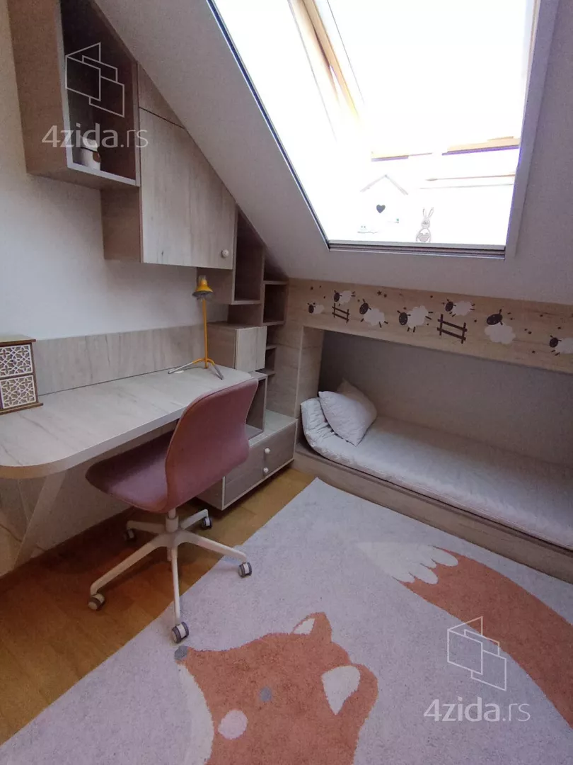 Četvoroiposoban stan | 4zida