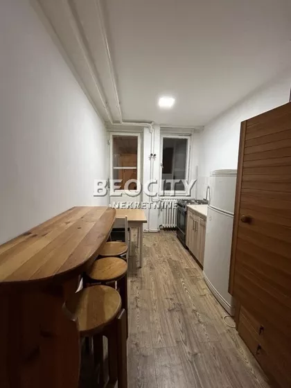 Bulevar Cara Lazara | 4zida.rs