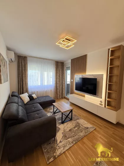 RUMENAČKI PUT | 4zida.rs