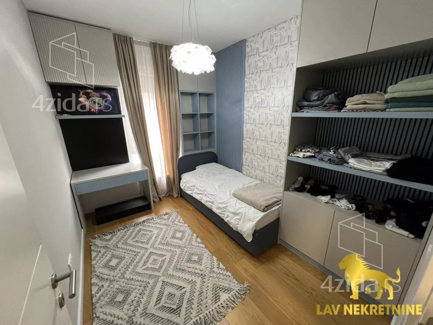 Troiposoban stan | 4zida