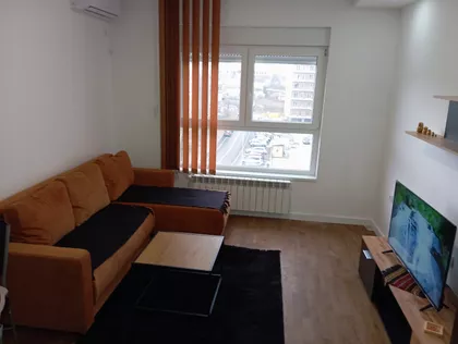 Milovana Gušića 93 | 4zida.rs
