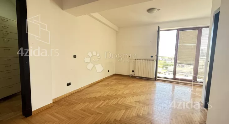 Šestosoban stan | 4zida