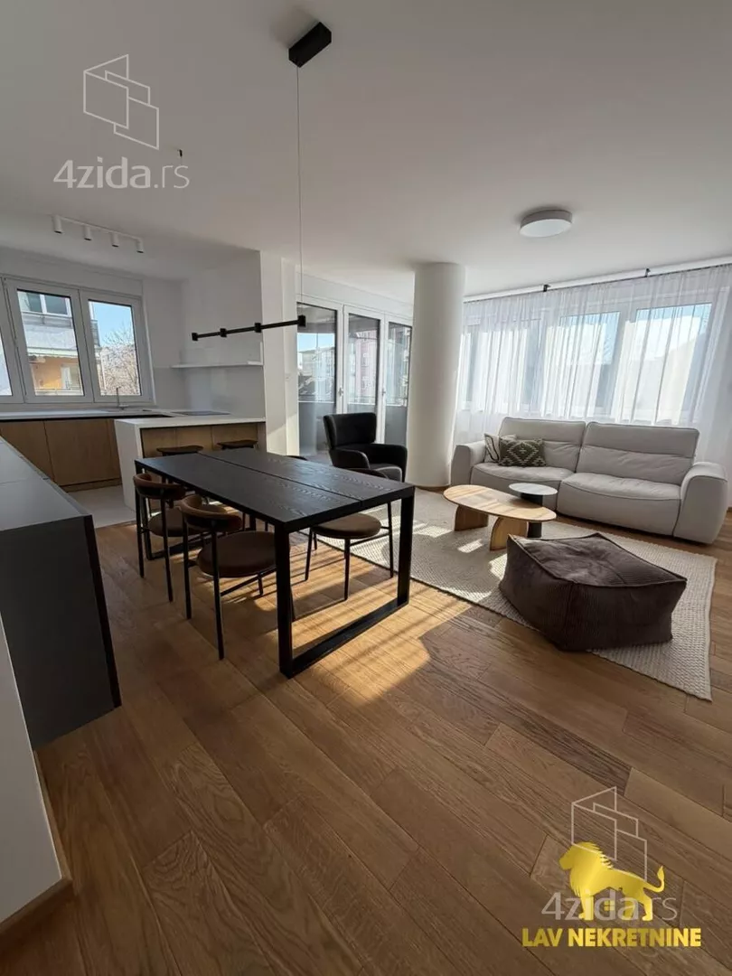 Troiposoban stan | 4zida