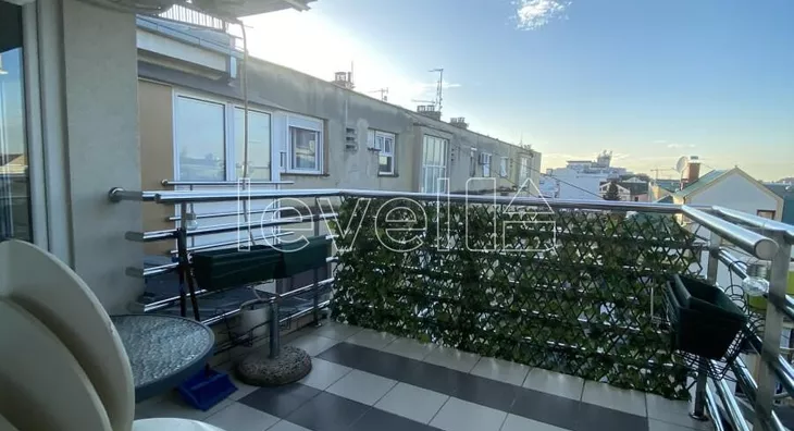 Šestosoban stan | 4zida