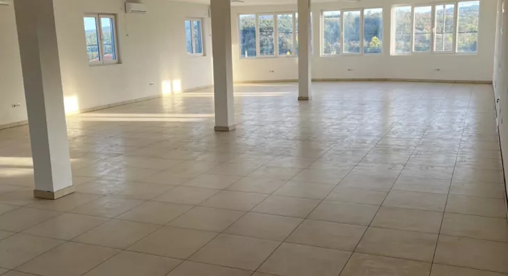 Poslovna zgrada | 4zida