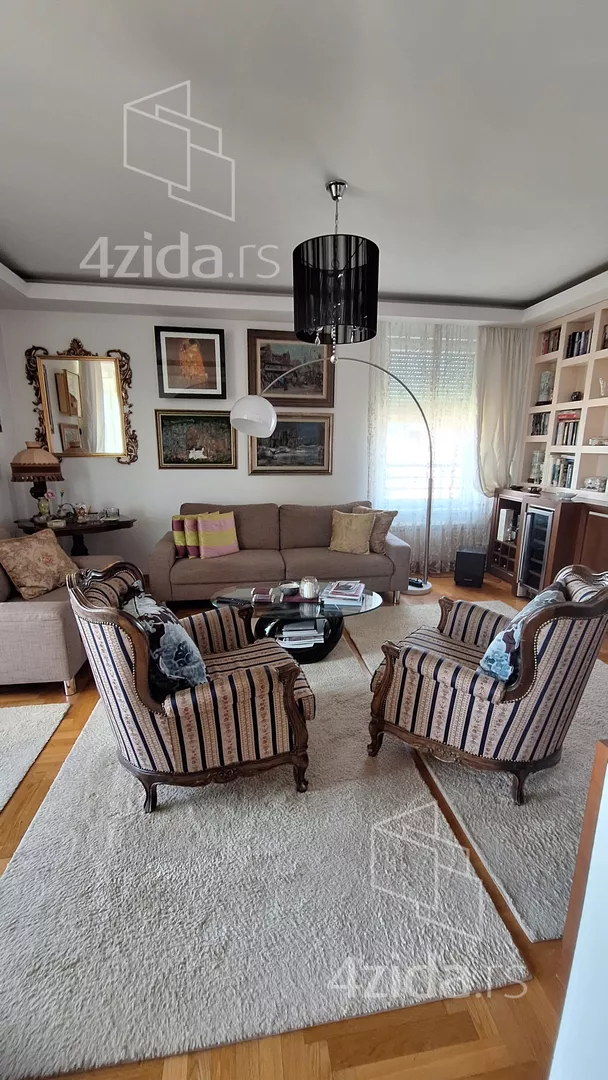 Četvoroiposoban stan | 4zida