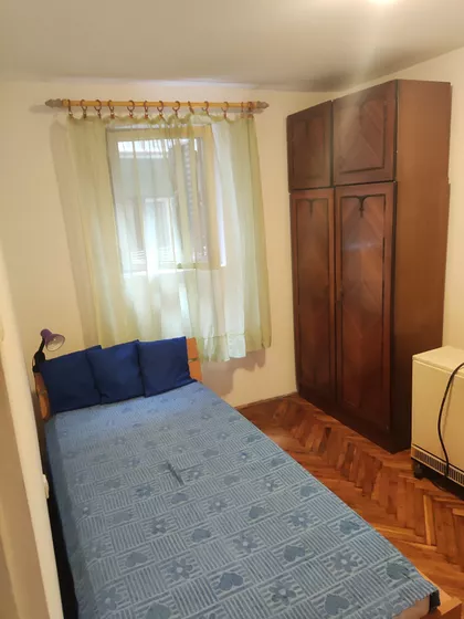 Petra Dobrovića 12 | 4zida.rs