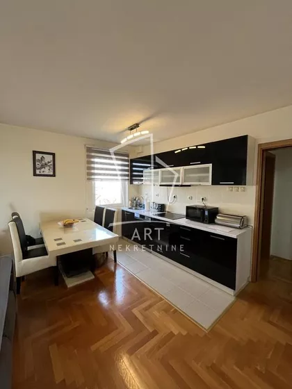 Tuzlanska | 4zida.rs