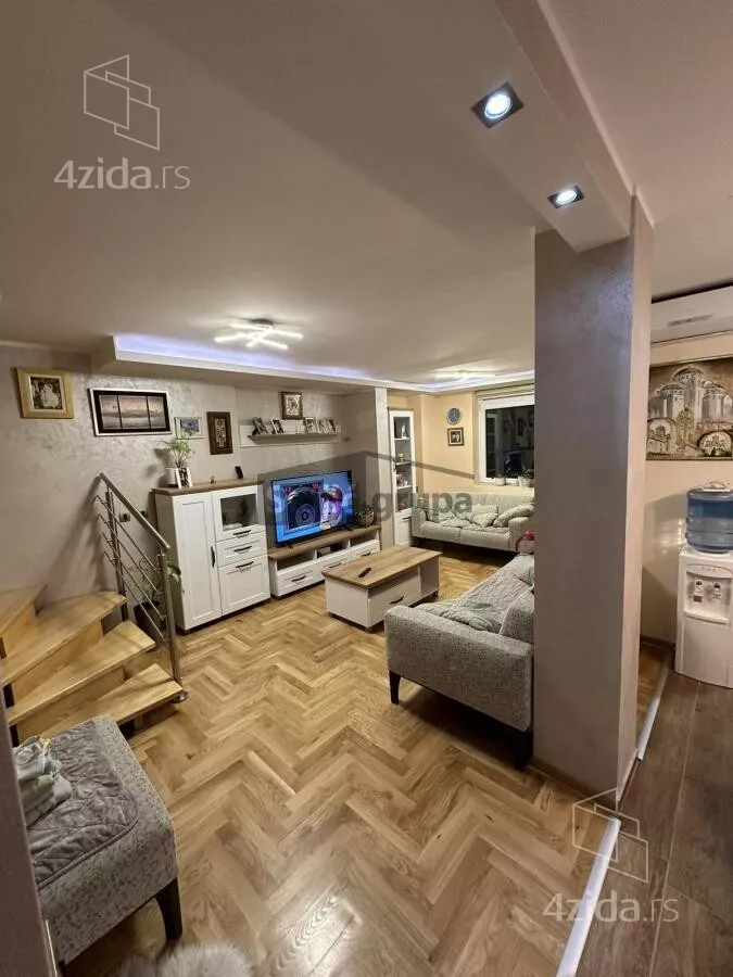 Petosoban stan | 4zida