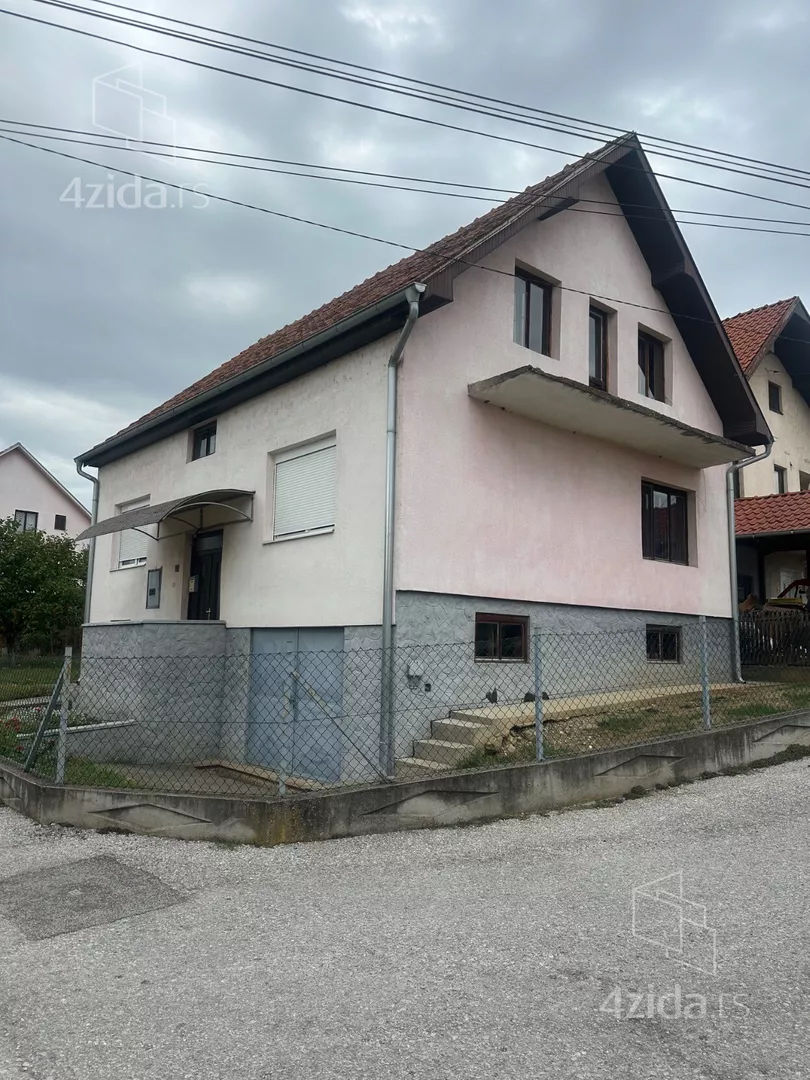 3-etažna kuća | 4zida