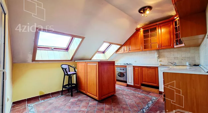 Petosoban stan | 4zida