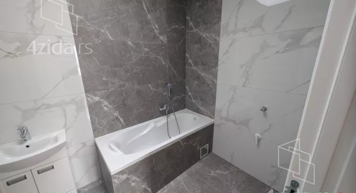 Šestosoban stan | 4zida