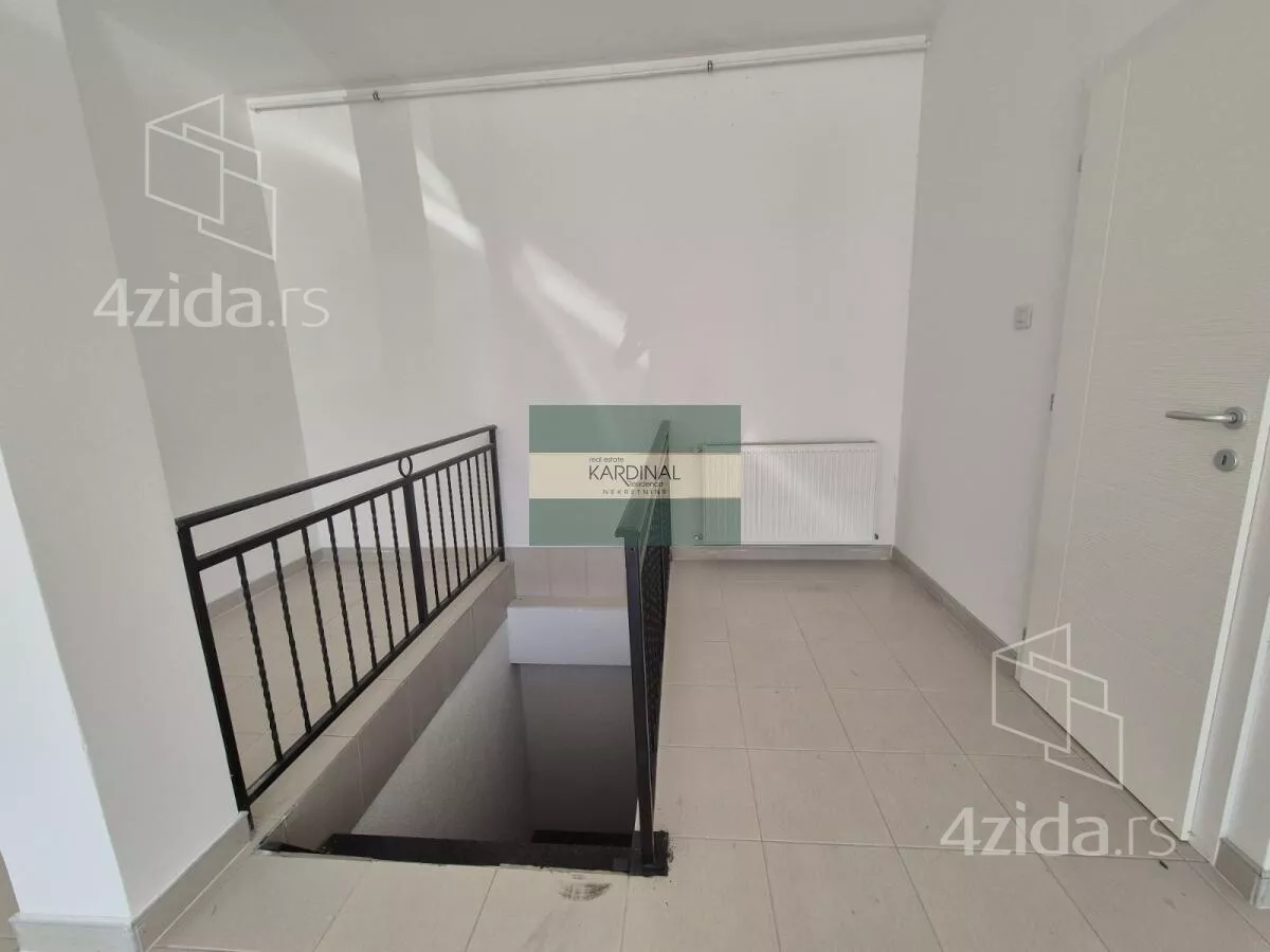 Lokal | 4zida