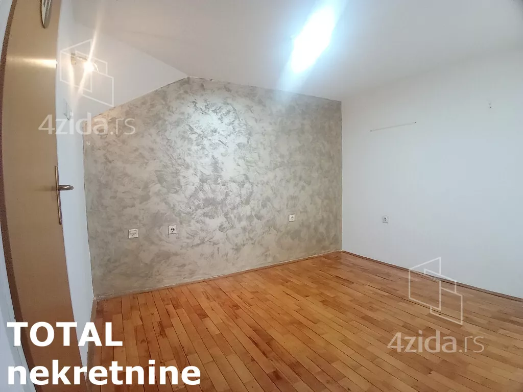 Lokal | 4zida