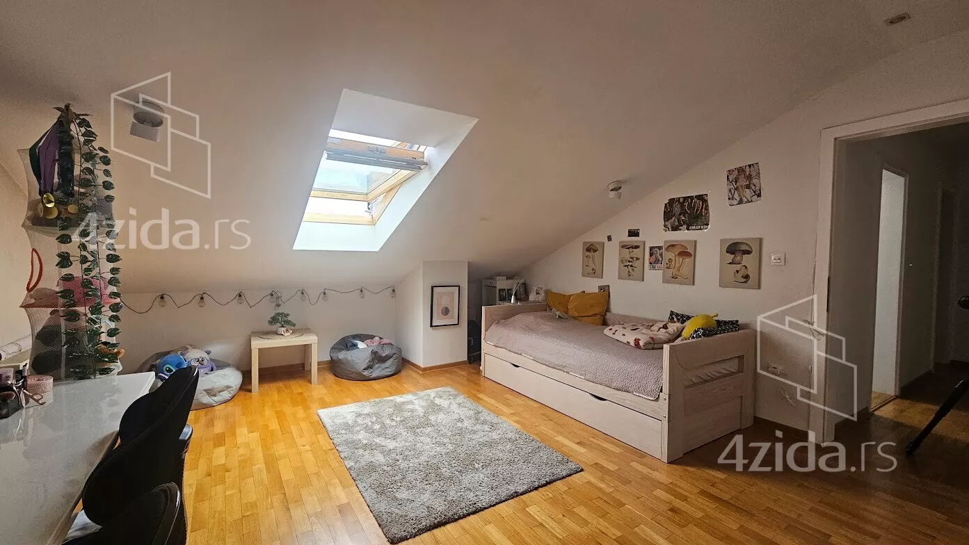 Četvoroiposoban stan | 4zida