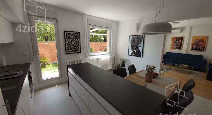 Petosoban stan | 4zida