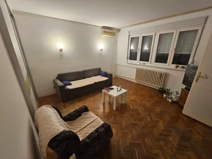 Čarlija Čaplina 15 | 4zida.rs