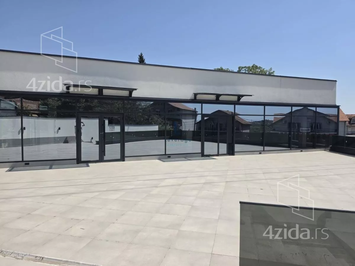 Lokal | 4zida