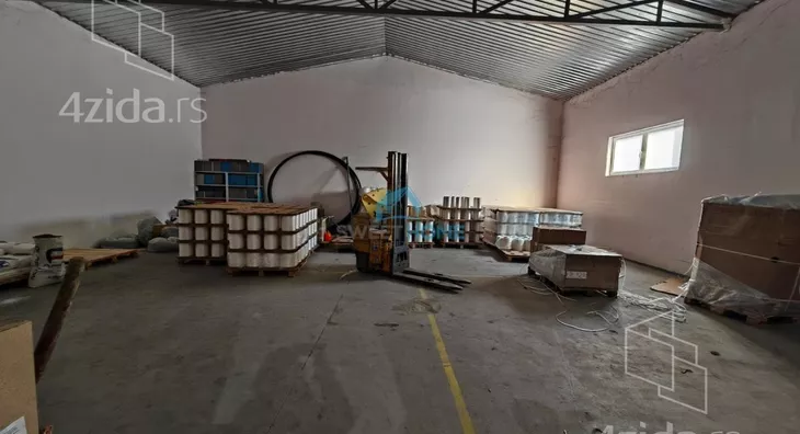 Poslovna zgrada | 4zida