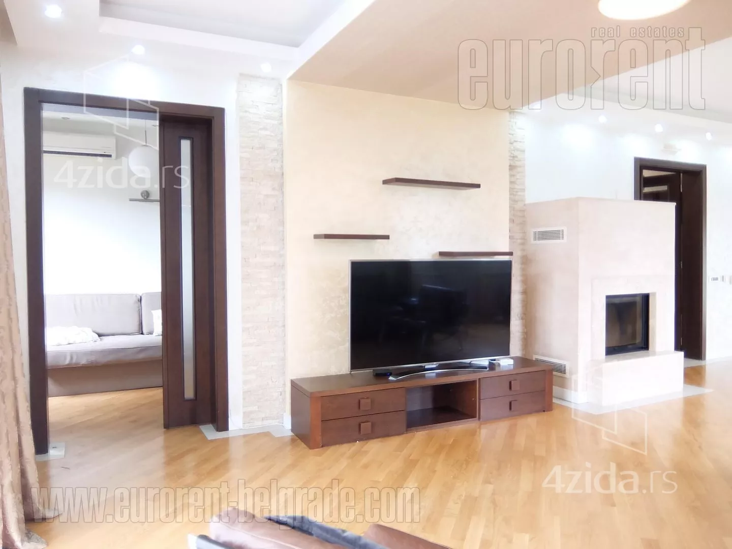 Četvoroiposoban stan | 4zida