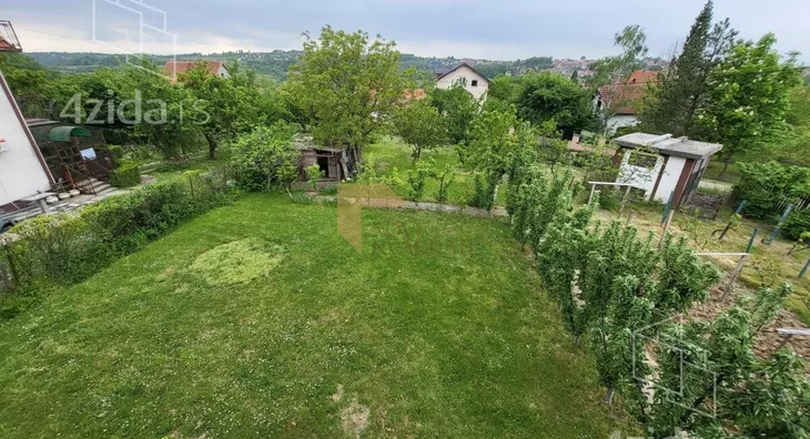 Plac | 4zida