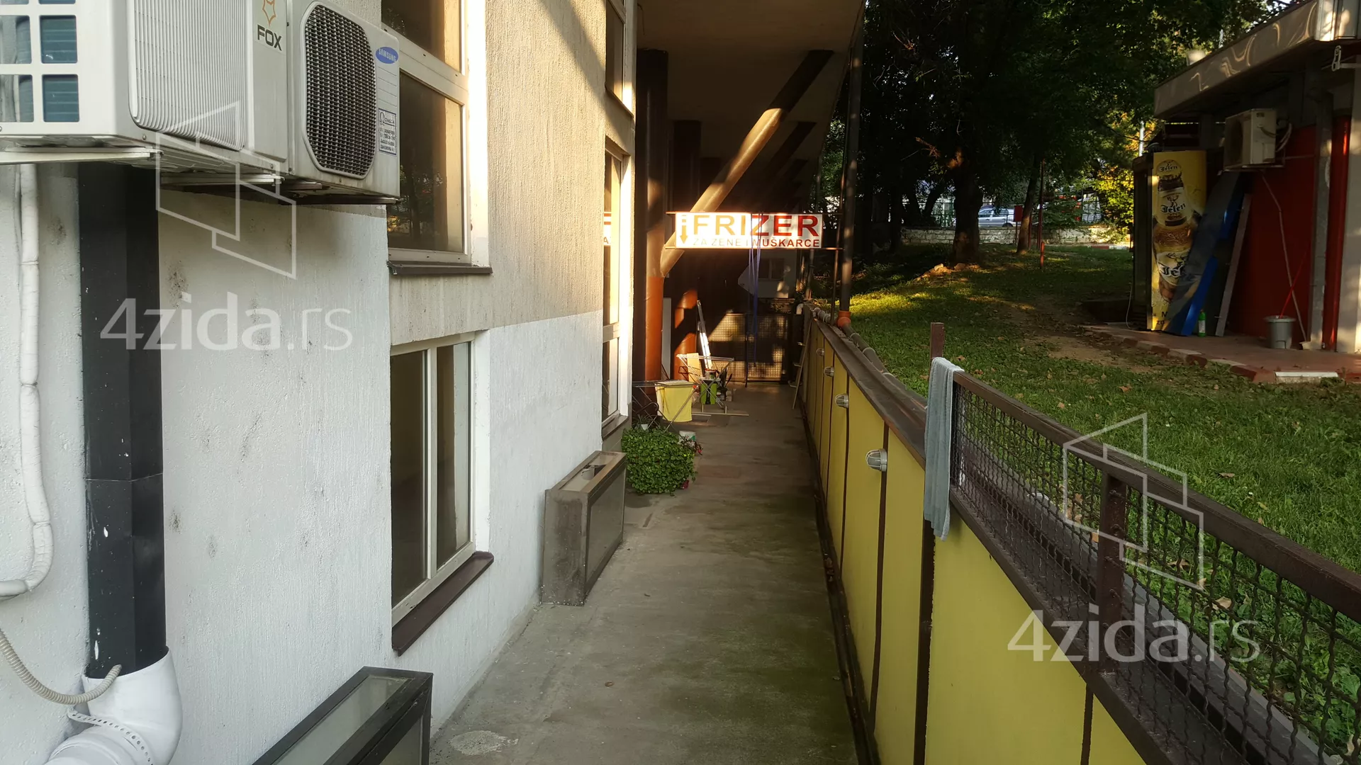 Lokal | 4zida