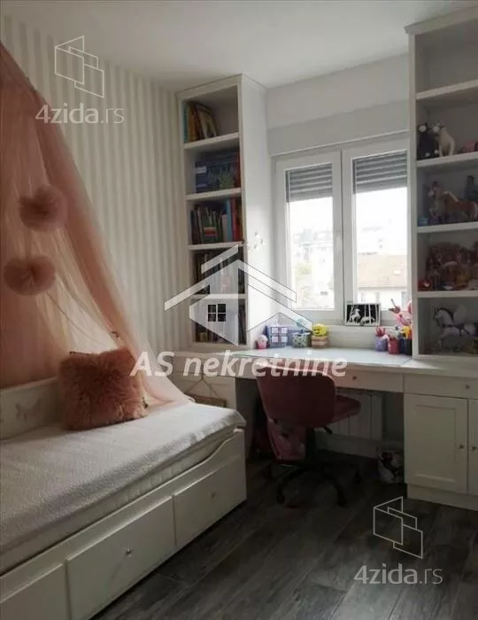 Troiposoban stan | 4zida