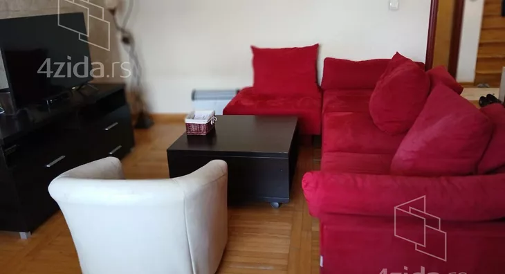 Petosoban stan | 4zida