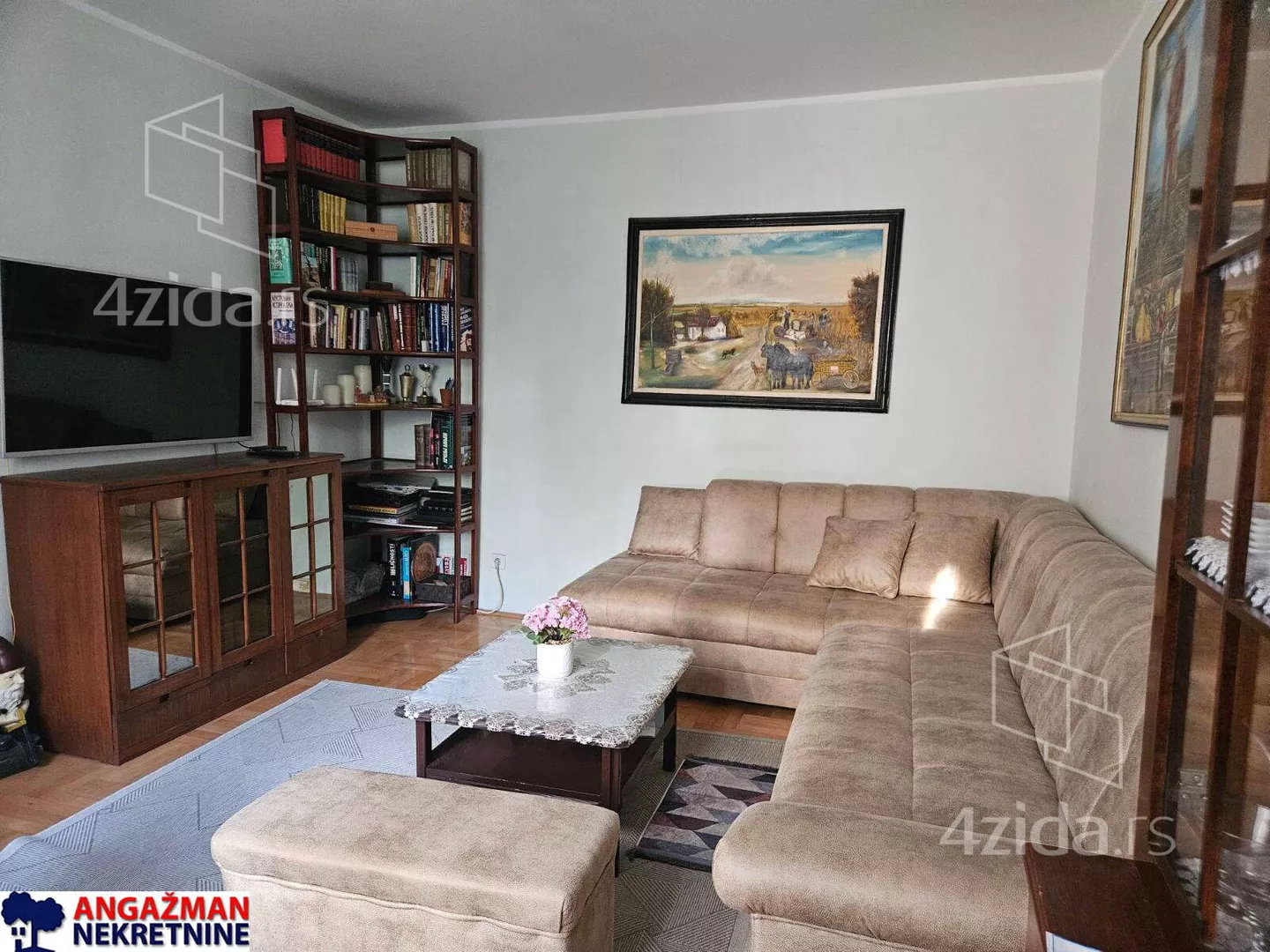 Jednoiposoban stan | 4zida