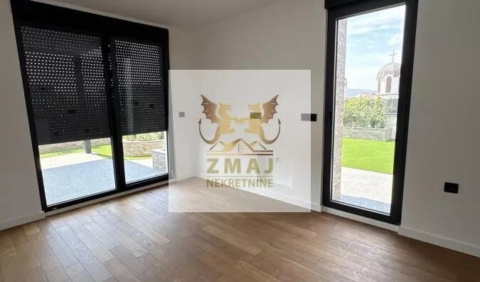 Šestosoban stan | 4zida