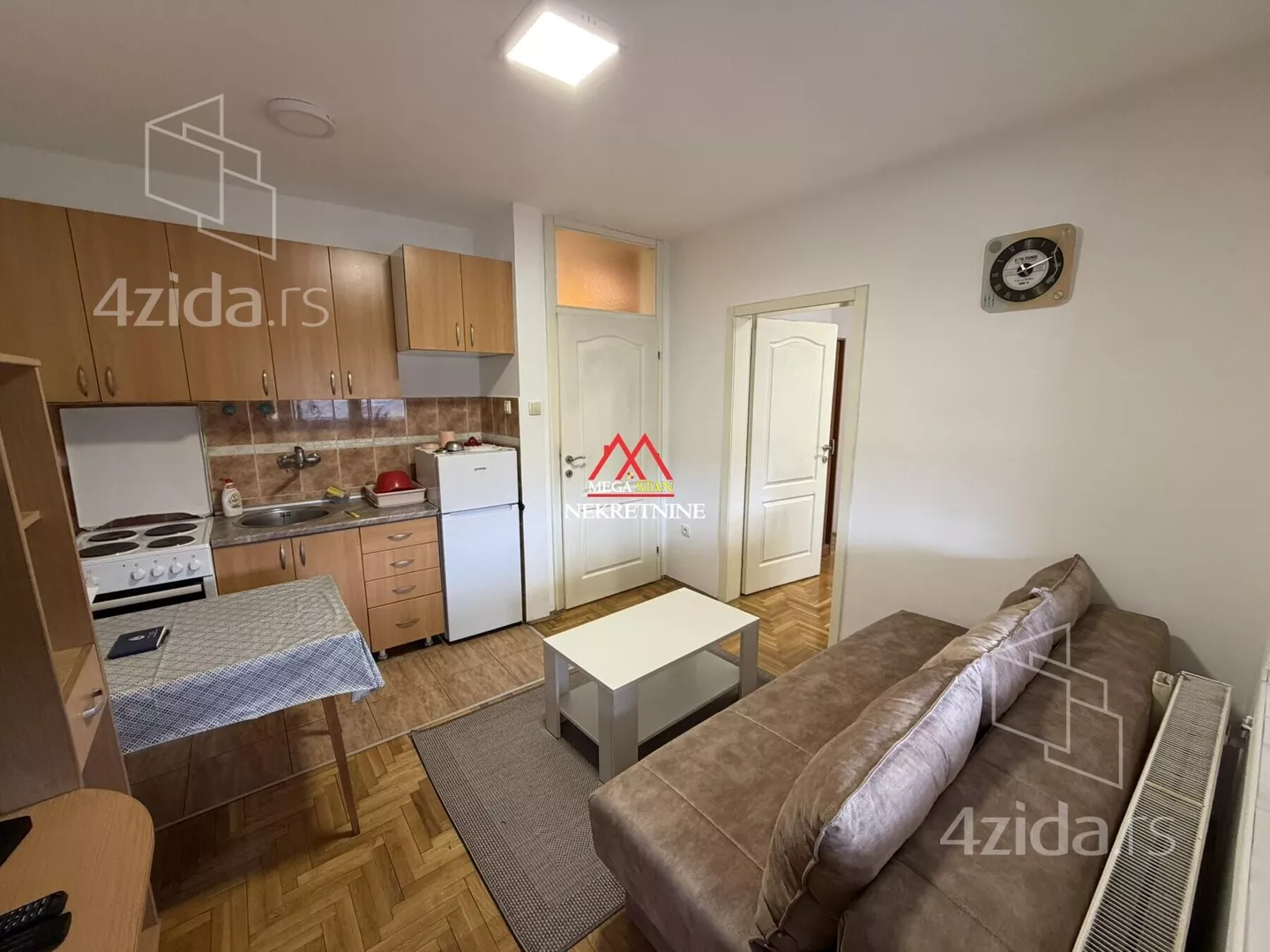 Jednoiposoban stan | 4zida