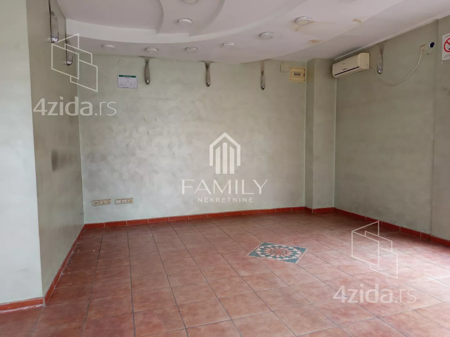 Poslovni prostor | 4zida