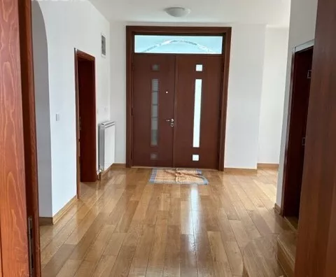 5-etažna kuća | 4zida