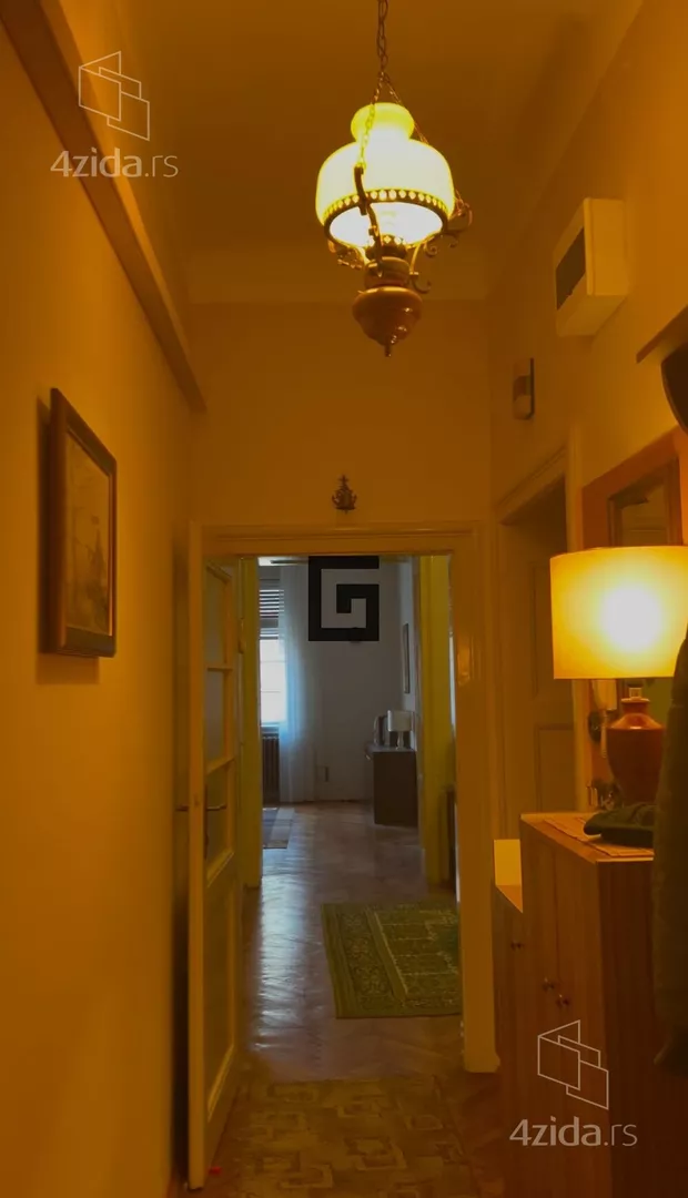 Četvoroiposoban stan | 4zida