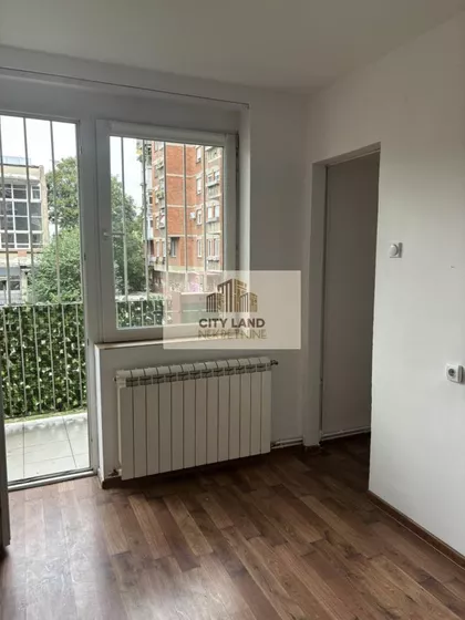 Crveni Krst Vračar | 4zida.rs