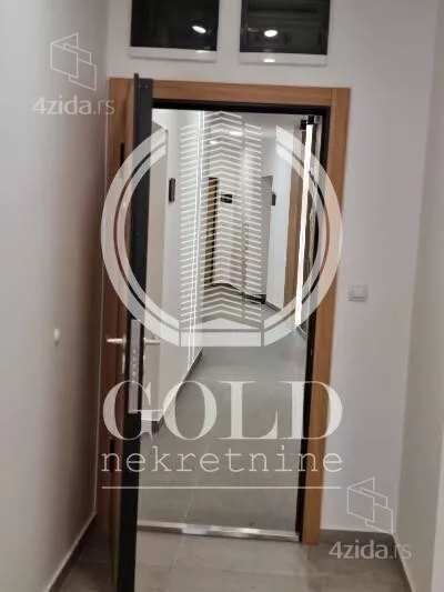 Četvoroiposoban stan | 4zida