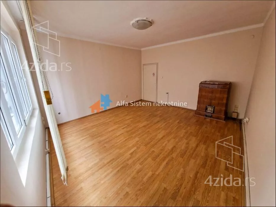Četvoroiposoban stan | 4zida