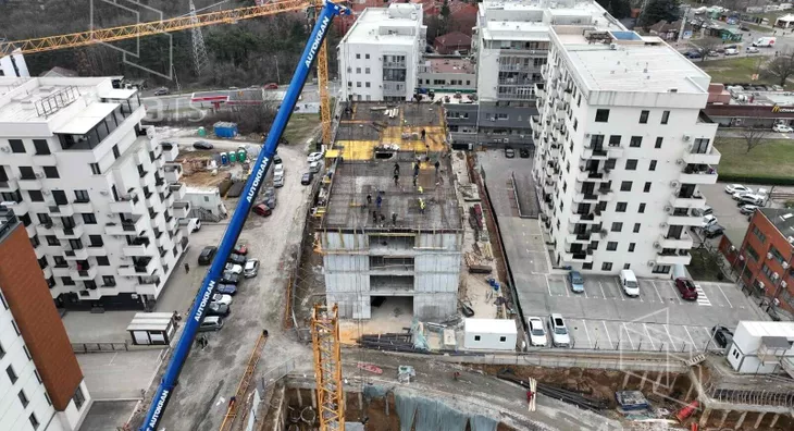 Četvoroiposoban stan | 4zida