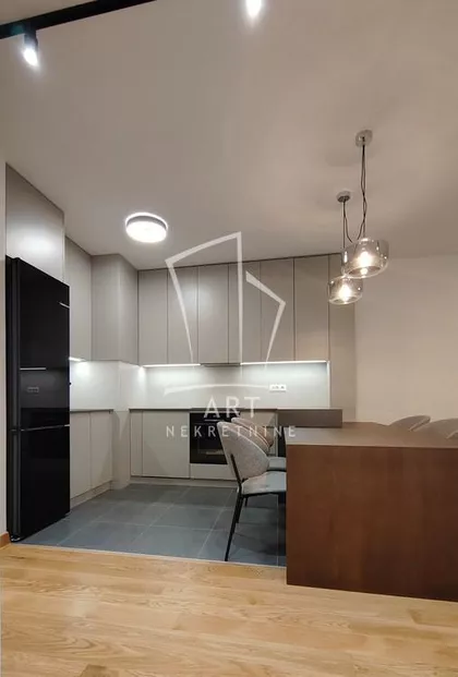 Tadije Sondermajera | 4zida.rs