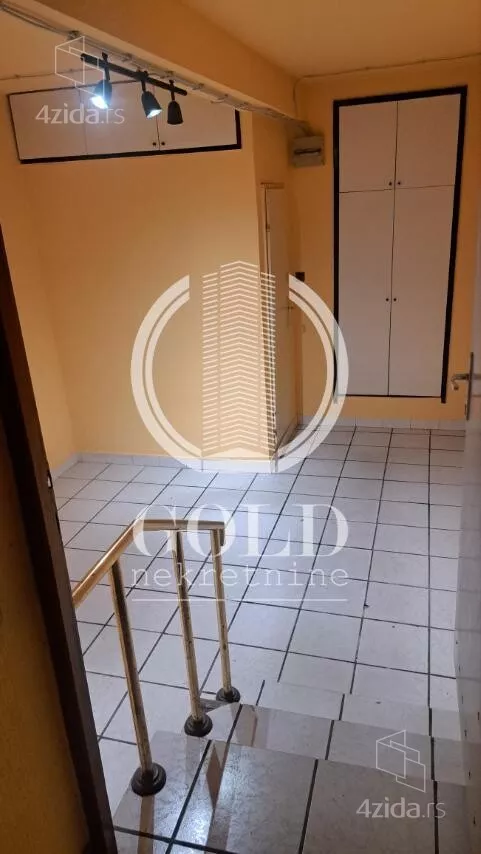 Lokal | 4zida
