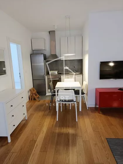 Gospodara Vučića | 4zida.rs