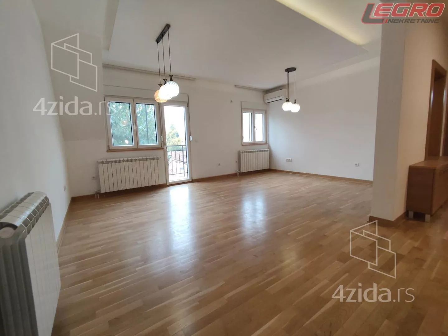 Petosoban stan | 4zida