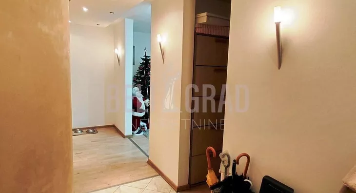 Četvoroiposoban stan | 4zida