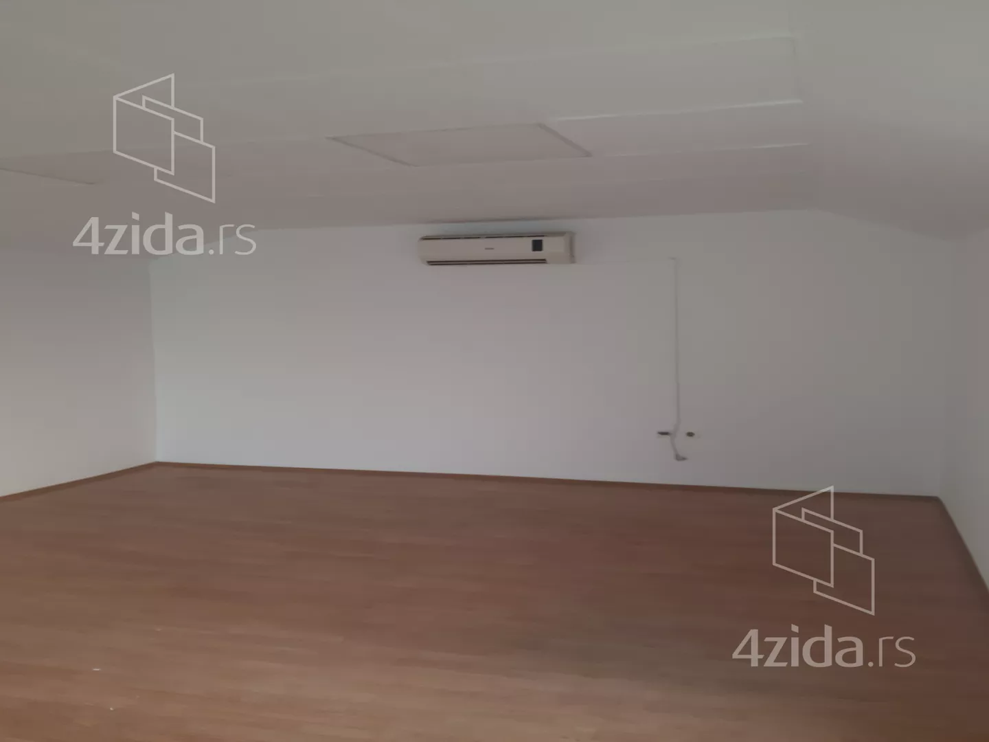 Lokal | 4zida