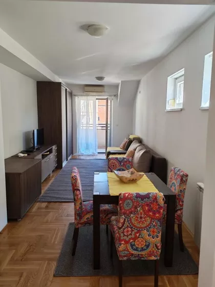 Kapetana Miloša Žunjića 25a | 4zida.rs