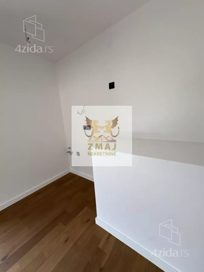 Šestosoban stan | 4zida